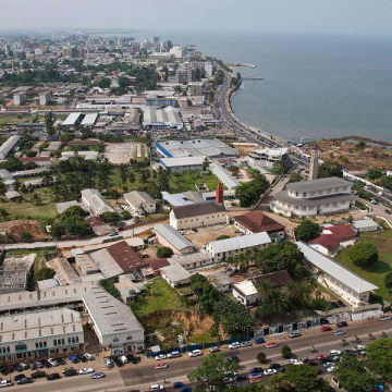 Gabon : persistance des tensions sociales dans un contexte de contraintes économiques et régionales