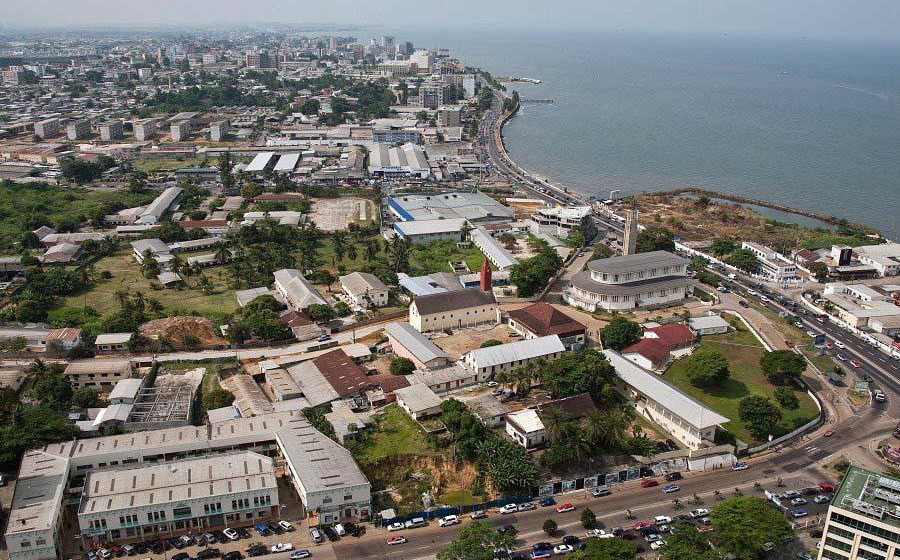 Gabon : persistance des tensions sociales dans un contexte de contraintes économiques et régionales